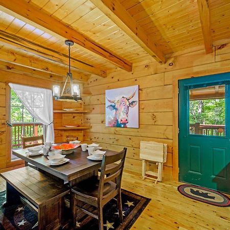 סביירוויל Gypsy Road - Privacy! Log Cabin With Hot Tub, Wifi, Directv And Arcade מראה חיצוני תמונה