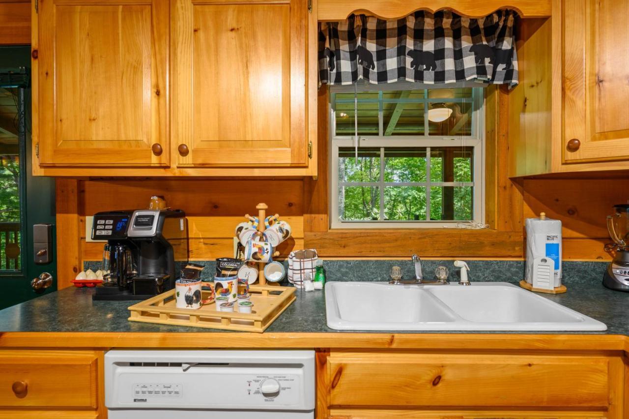 סביירוויל Gypsy Road - Privacy! Log Cabin With Hot Tub, Wifi, Directv And Arcade מראה חיצוני תמונה