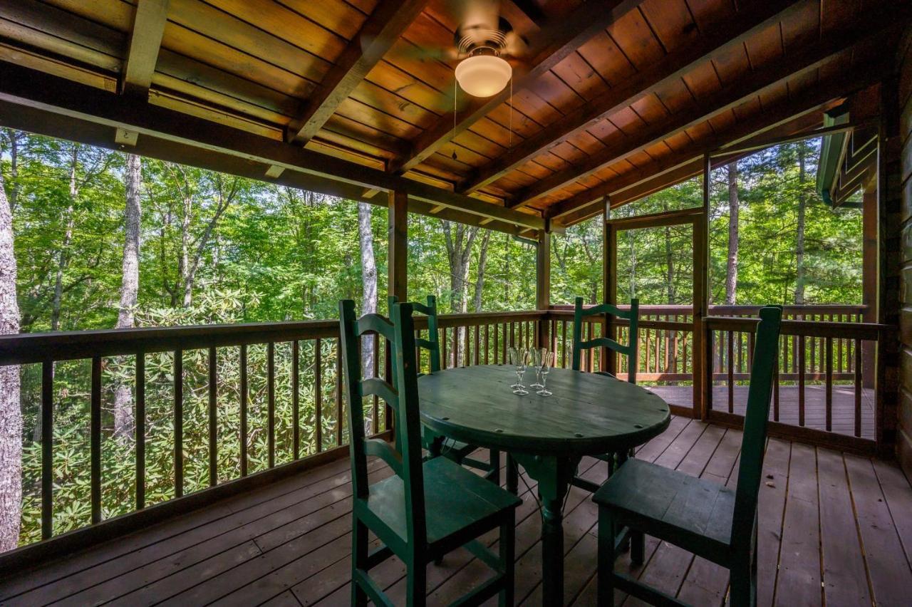 סביירוויל Gypsy Road - Privacy! Log Cabin With Hot Tub, Wifi, Directv And Arcade מראה חיצוני תמונה