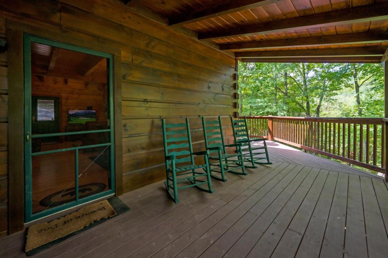 סביירוויל Gypsy Road - Privacy! Log Cabin With Hot Tub, Wifi, Directv And Arcade מראה חיצוני תמונה